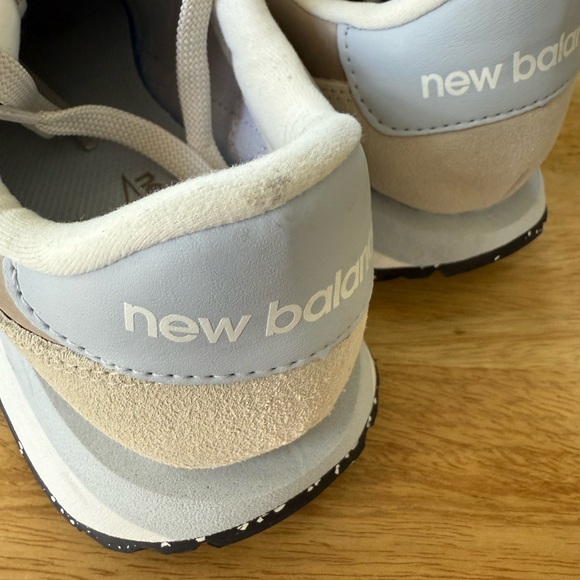 New Balance Women's Beige and White Sneakers - Picture 12 of 15